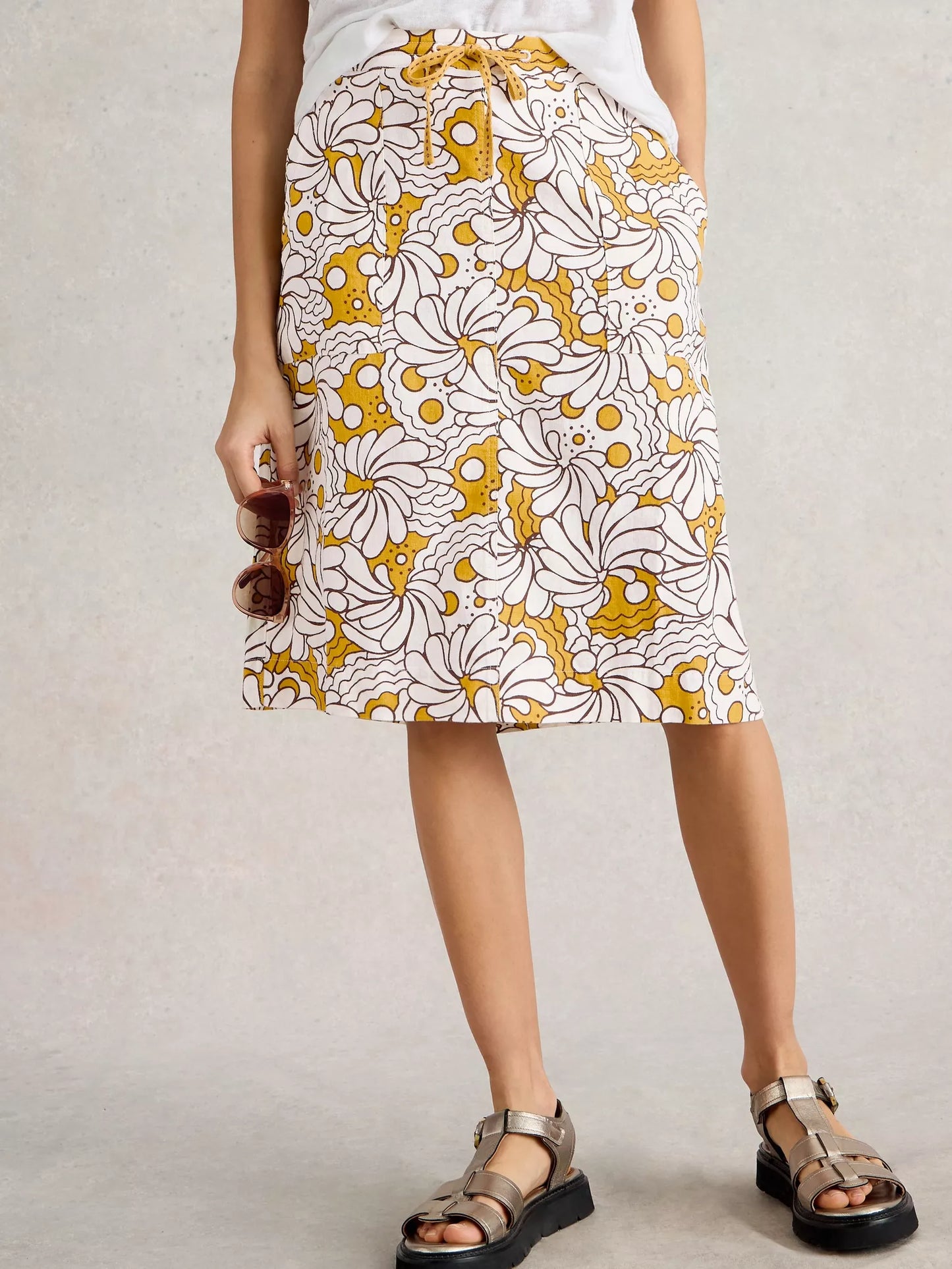 Evie Linen-blend Skirt in Yellow by White Stuff