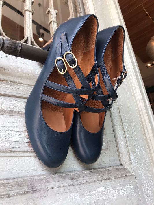 KEFIR BLUE leather shoes by CHIE MIHARA