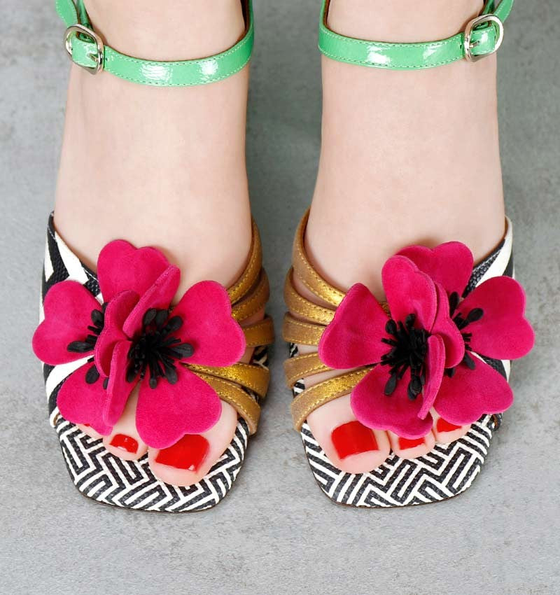 PIROTA green sandals by Chie Mihara