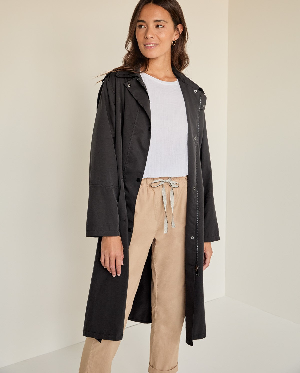 Midi black lightwaight trench coat by Yerse