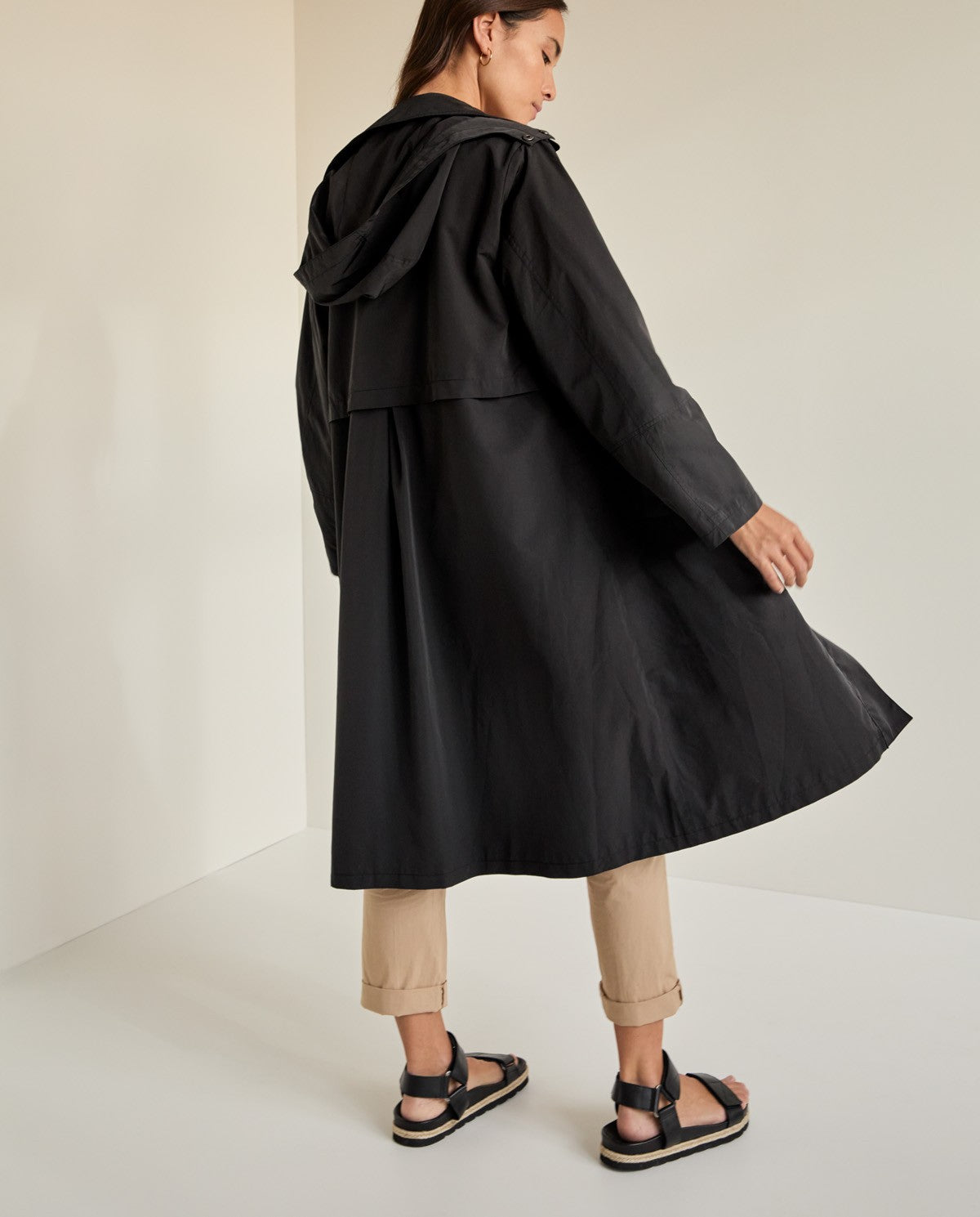 Midi black lightwaight trench coat by Yerse