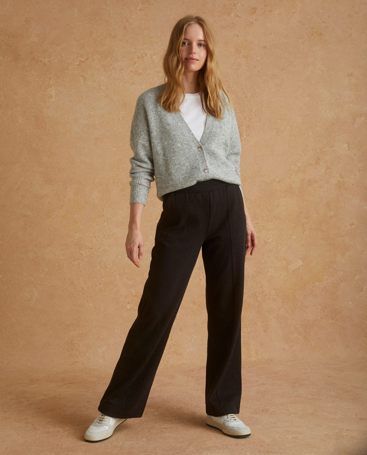 Wide charcoal elastic trousers by YERSE