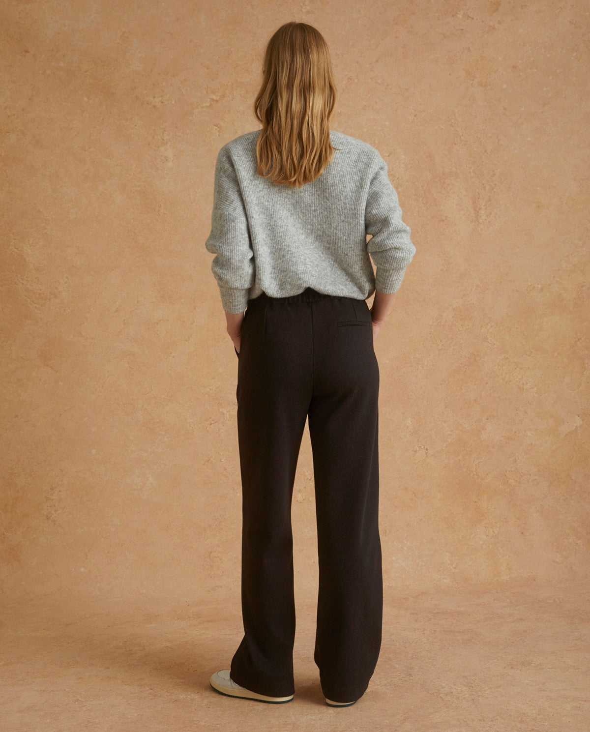 Wide charcoal elastic trousers by YERSE