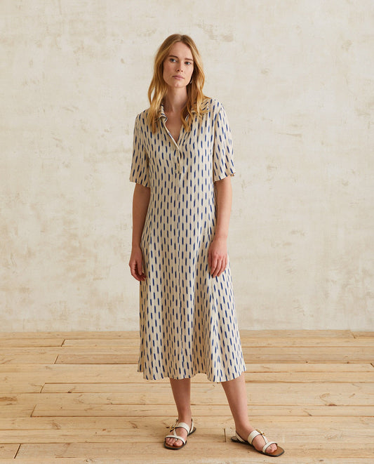 Long collared dress with sleeves in off-white by YERSE