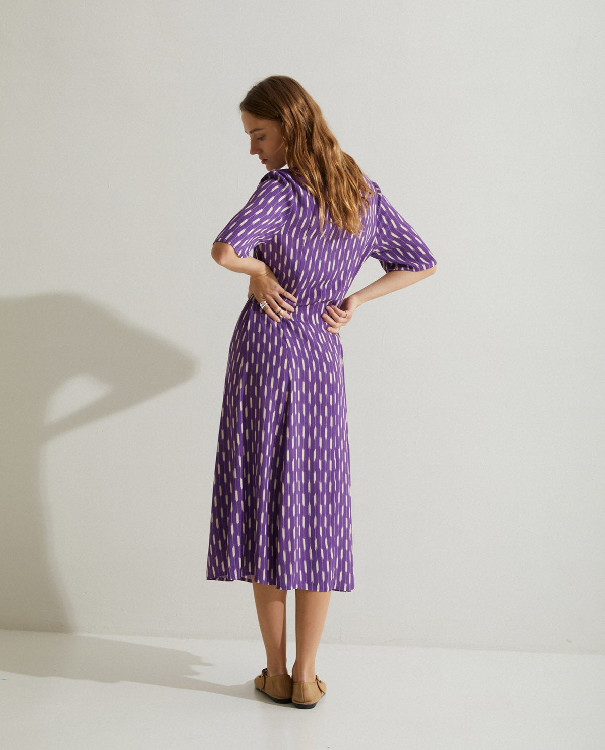 Long collared dress with sleeves in purple by YERSE