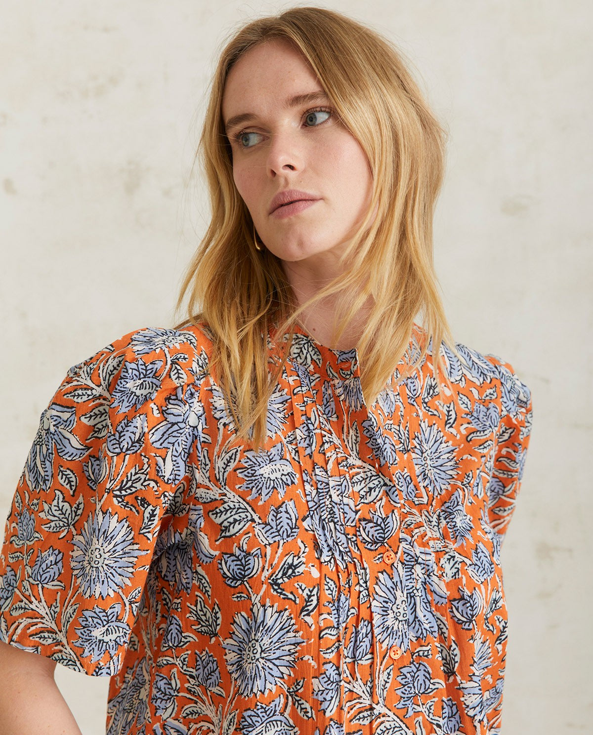 Floral mao-neck shirt sky-blue & orange by YERSE