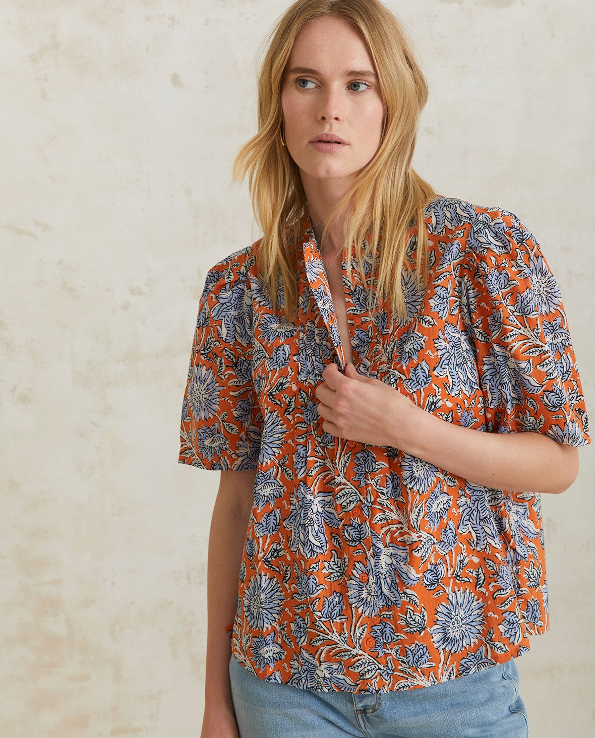 Floral mao-neck shirt sky-blue & orange by YERSE