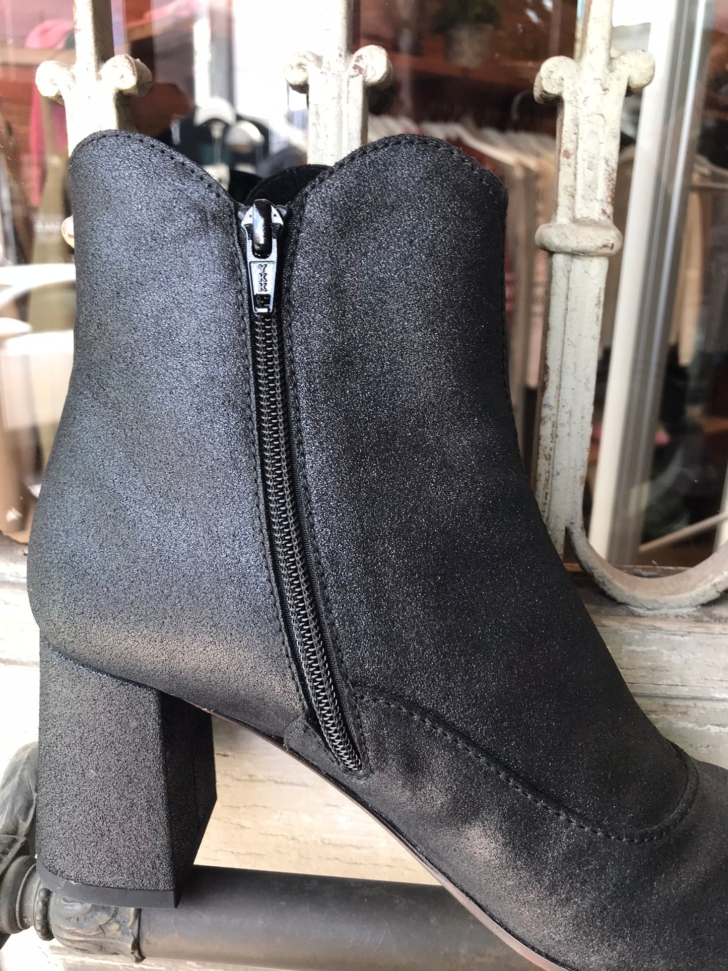 Modra Black boots by CHIE MIHARA