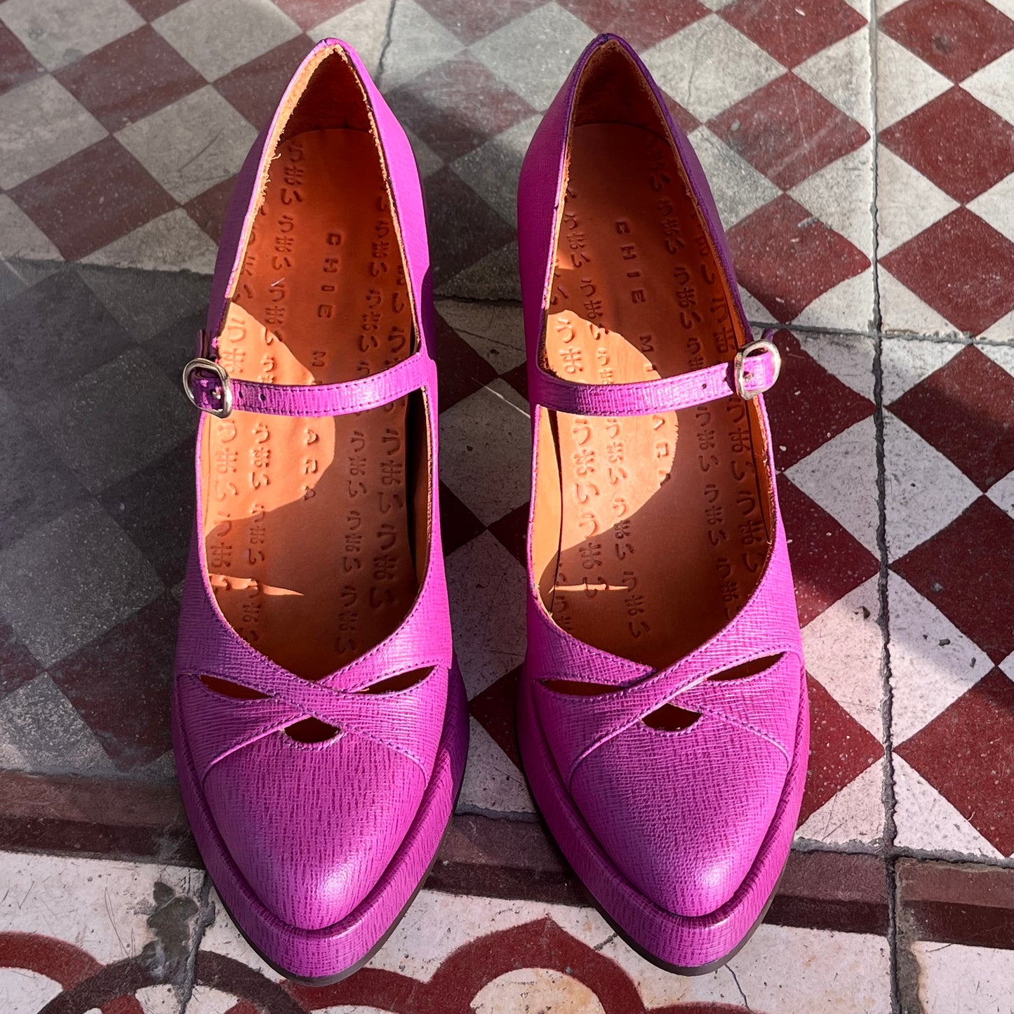 FANTEL Fuchsia leather shoes by CHIE MIHARA