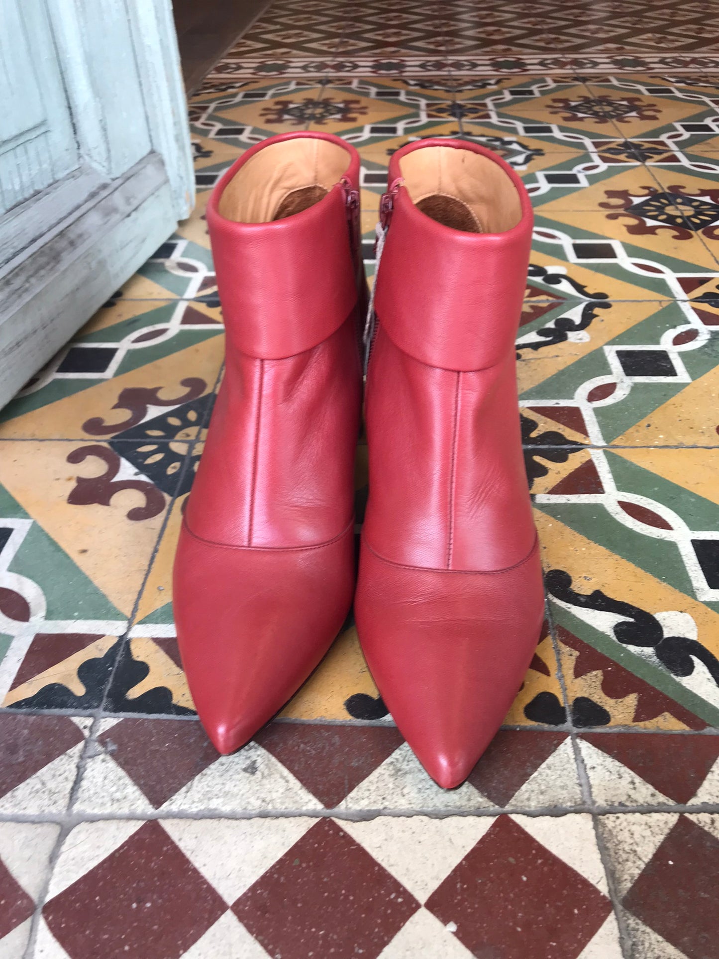 LULA Red boots by CHIE MIHARA