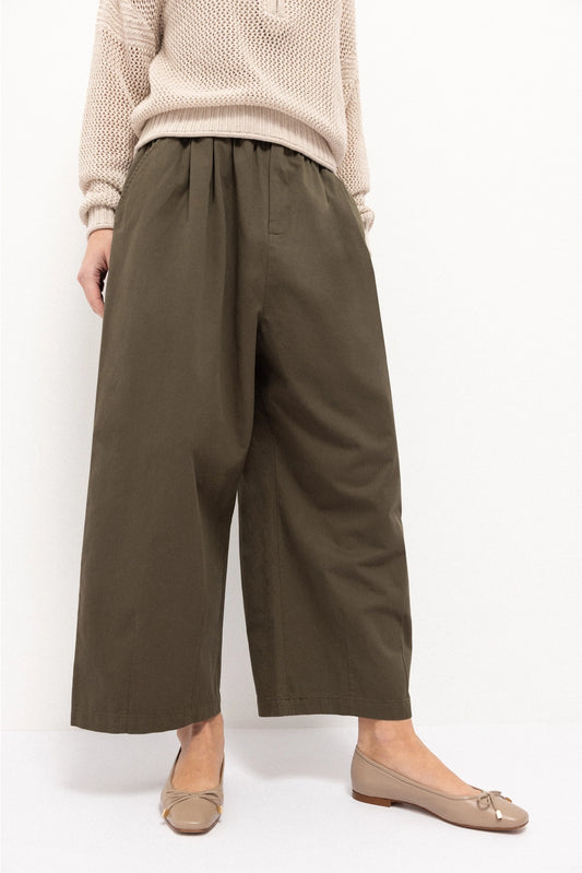 Plain Wide-Legged Trousers in Green by LANIDOR