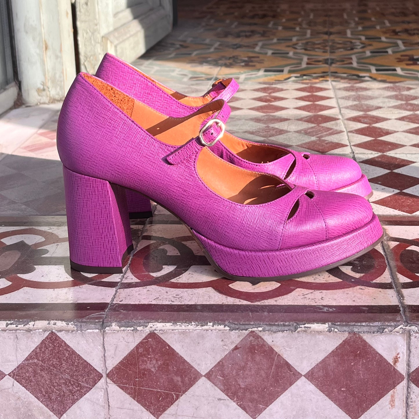 FANTEL Fuchsia leather shoes by CHIE MIHARA