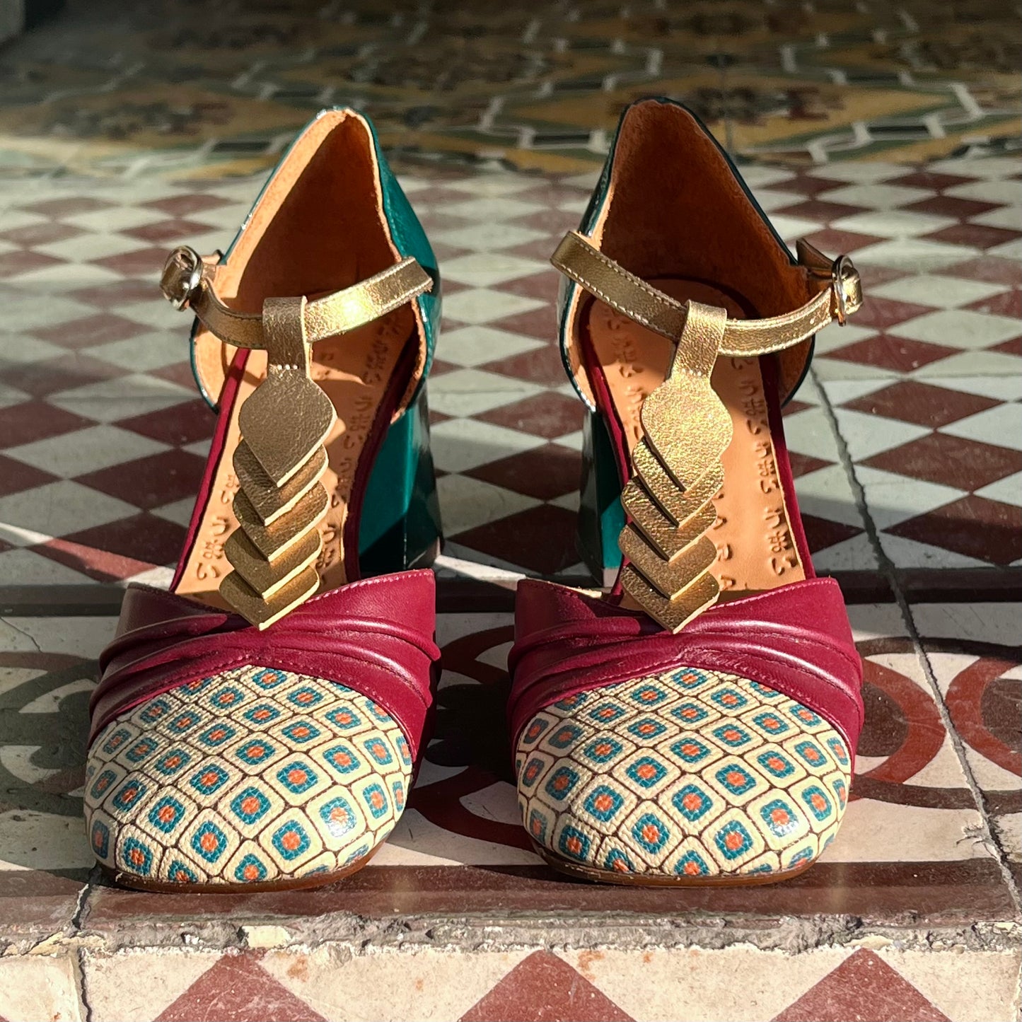 SUMORI Green burgundy multi leather shoes by CHIE MIHARA