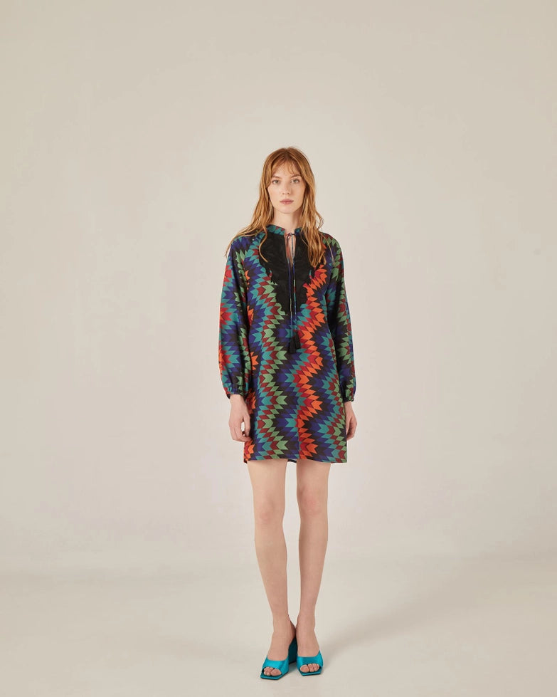 Contrasting Lace Short Dress by NIZA