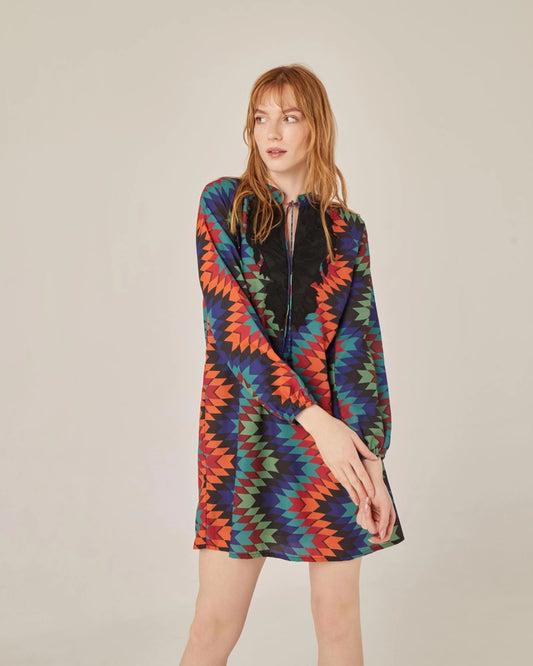 Contrasting Lace Short Dress by NIZA