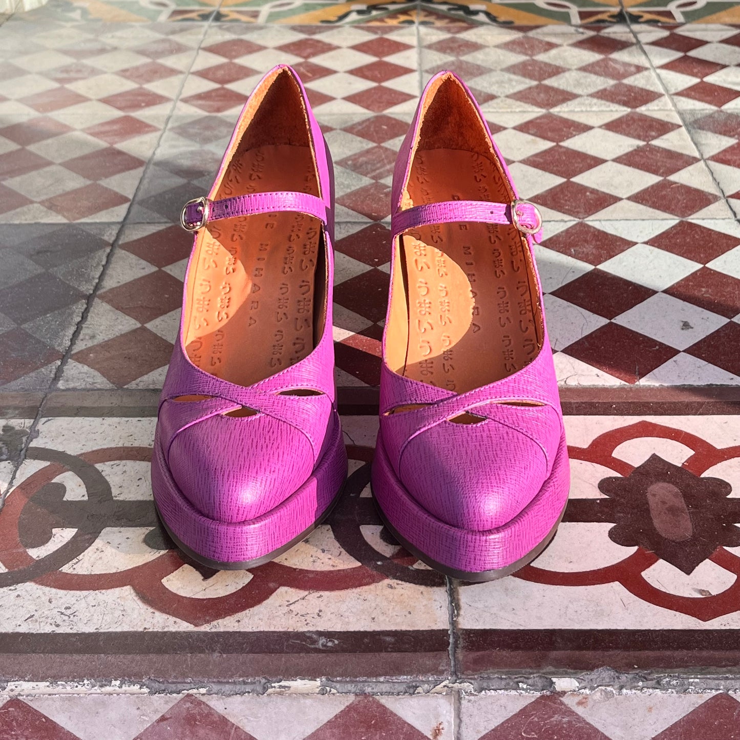 FANTEL Fuchsia leather shoes by CHIE MIHARA