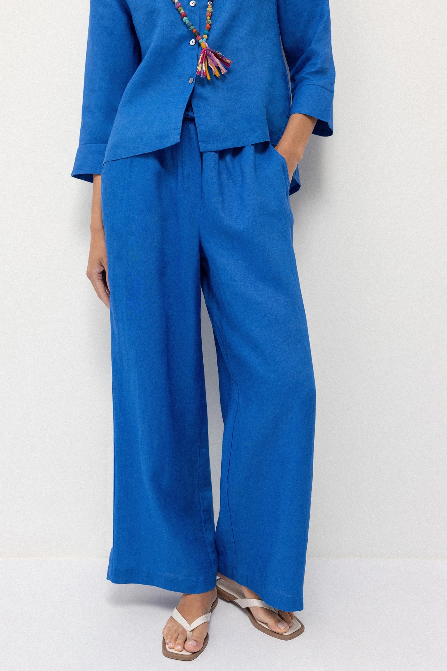 Mitchell Trousers in Strong blue
